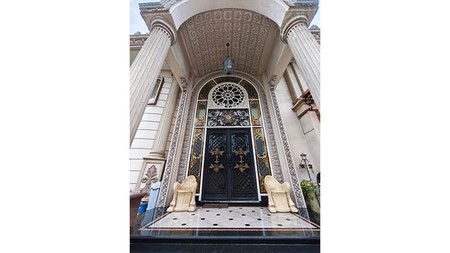 Rumah Pelepah Kuning, Kelapa Gading