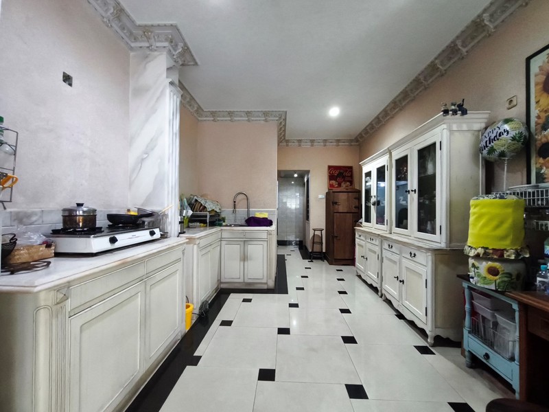 Rumah Pelepah Kuning, Kelapa Gading