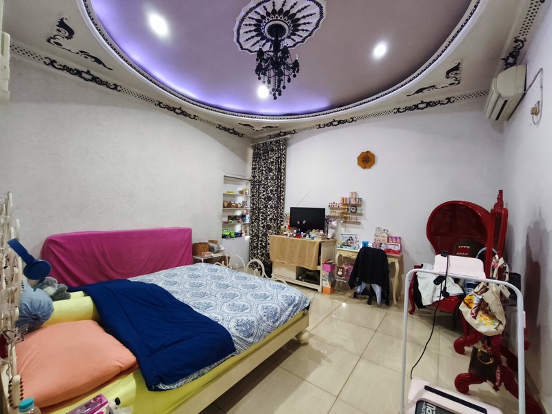 Rumah Pelepah Kuning, Kelapa Gading