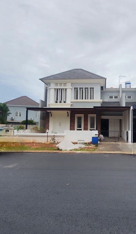 Rumah siap huni posisi boulevard di Kota Wisata