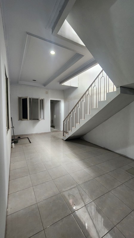 Rumah siap huni posisi boulevard di Kota Wisata