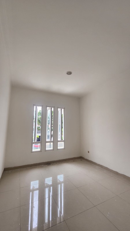 Rumah siap huni posisi boulevard di Kota Wisata