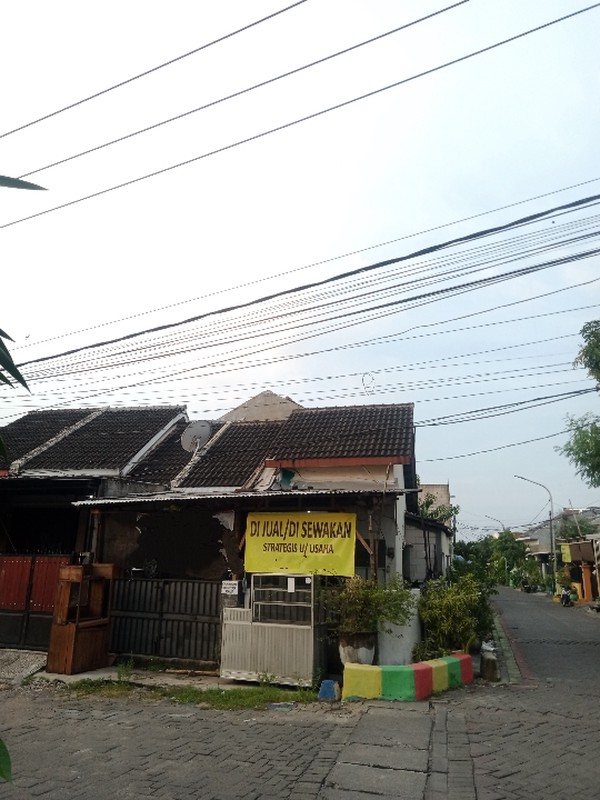 Rumah Hook di Jalan Raya Medayu Utara - Lokasi Strategis Cocok untuk Usaha!