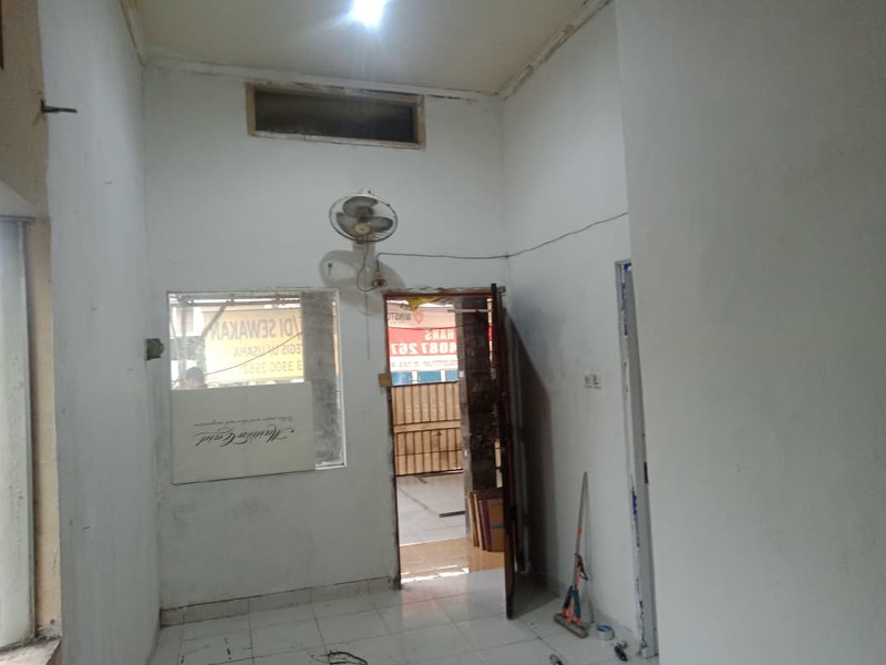 Rumah Hook Siap Huni, Lokasi Ramai & Potensial Usaha