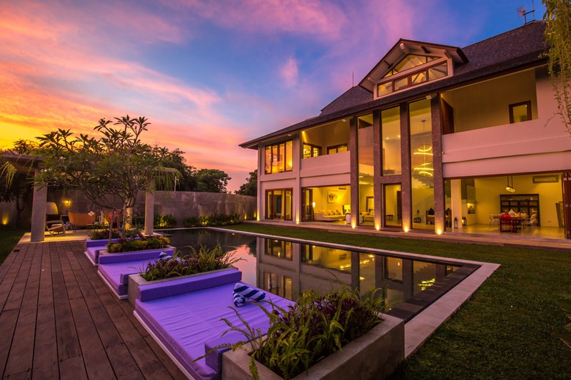 Freehold - Oceanfront Luxury Villa with Breathtaking Mountain & Ricefield Views, Minutes from Sanur, Bali