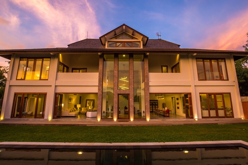 Freehold - Oceanfront Luxury Villa with Breathtaking Mountain & Ricefield Views, Minutes from Sanur, Bali