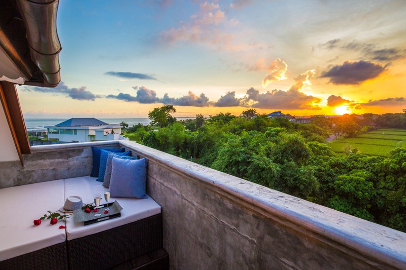 Freehold - Oceanfront Luxury Villa with Breathtaking Mountain & Ricefield Views, Minutes from Sanur, Bali