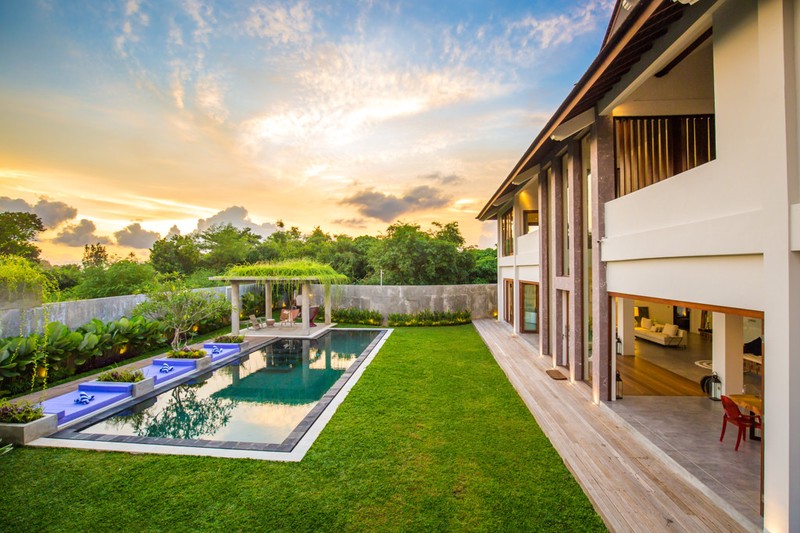 Freehold - Oceanfront Luxury Villa with Breathtaking Mountain & Ricefield Views, Minutes from Sanur, Bali