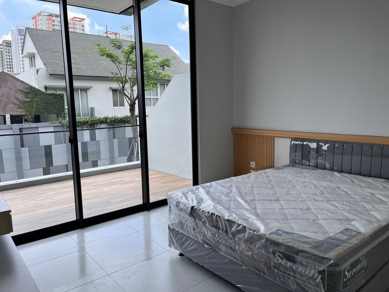 Rumah Modern Minimalis di Botany Hills, Fatmawati Cilandak Jakarta Selatan