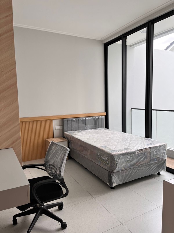 Rumah Modern Minimalis di Botany Hills, Fatmawati Cilandak Jakarta Selatan