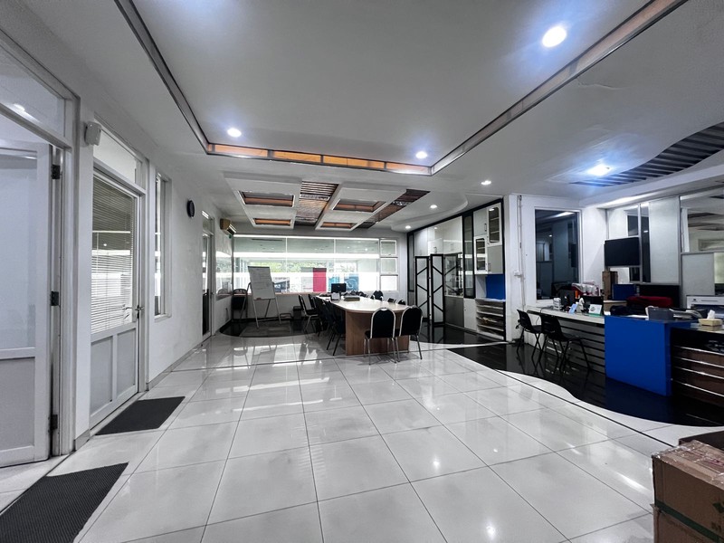 JUAL CEPAT GEDUNG SIAP PAKAI LOKASI STRATEGIS JL. RAYA ARIF RAHMAN HAKIM SUKOLIO SURABAYA TIMUR