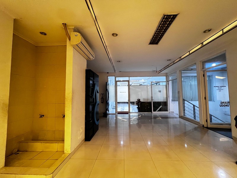 JUAL CEPAT GEDUNG SIAP PAKAI LOKASI STRATEGIS JL. RAYA ARIF RAHMAN HAKIM SUKOLIO SURABAYA TIMUR