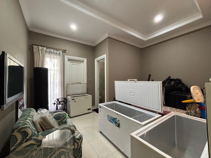 Rumah MewahLuxury 2 Lantai Hoek, di cluster Exclusive Kota Wisata