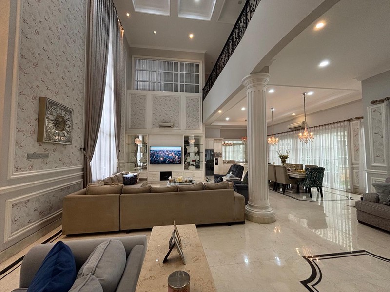 Rumah MewahLuxury 2 Lantai Hoek, di cluster Exclusive Kota Wisata