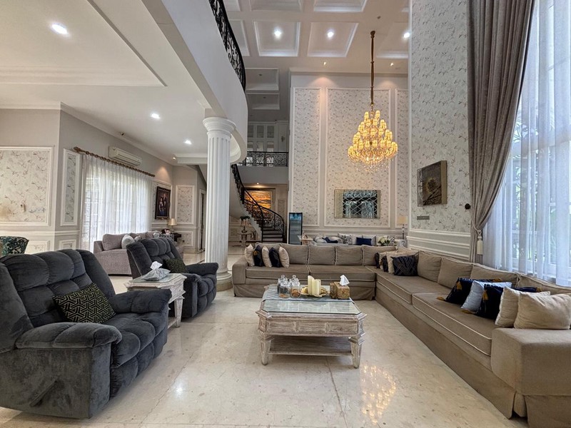 Rumah MewahLuxury 2 Lantai Hoek, di cluster Exclusive Kota Wisata