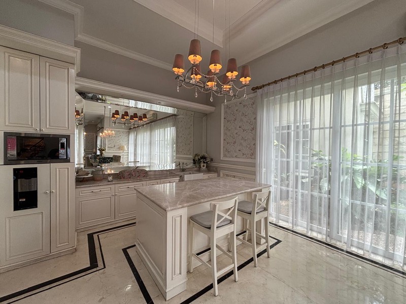 Rumah MewahLuxury 2 Lantai Hoek, di cluster Exclusive Kota Wisata