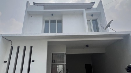 Dijual Rumah 2 Lantai Dalam Cluster Lokasi Di Rempoa, Tangerang Selatan