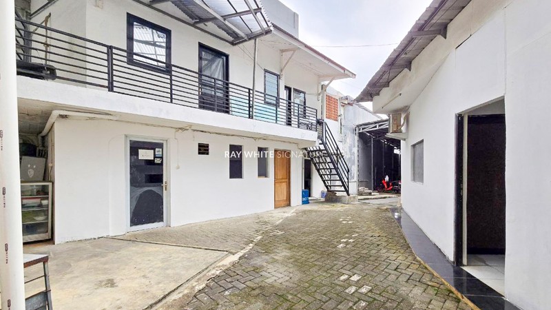 Ruko 3 Lantai Lokasi Strategis di Jl Penjernihan II Bendungan Hilir