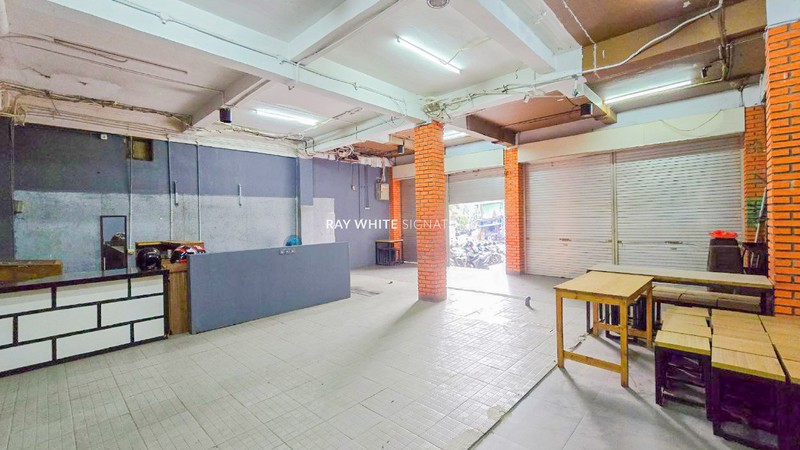 Ruko 3 Lantai Lokasi Strategis di Jl Penjernihan II Bendungan Hilir
