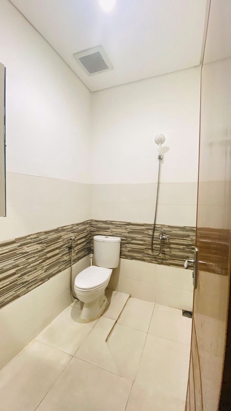 Rumah Semi Furnished Siap Huni Dalam Cluster dengan Hunian Nyaman dan Asri di Ciputat