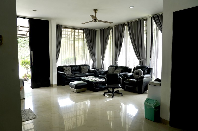 Rumah 2 Lantai Siap Huni dengan Hunian Nyaman dan Asri @Ciputat