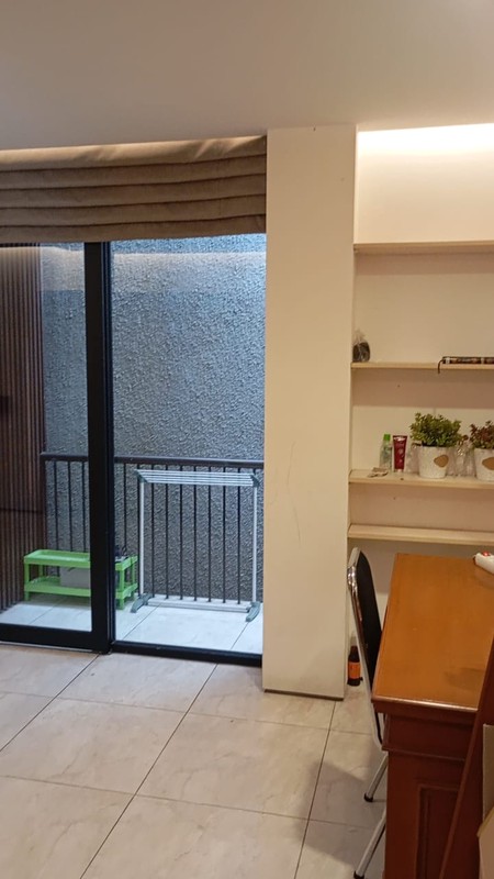 Rumah 3 Lantai di Menteng Jakrta Pusat SHM Siap Huni KT 3+2 KM 3+1 Surat SHM