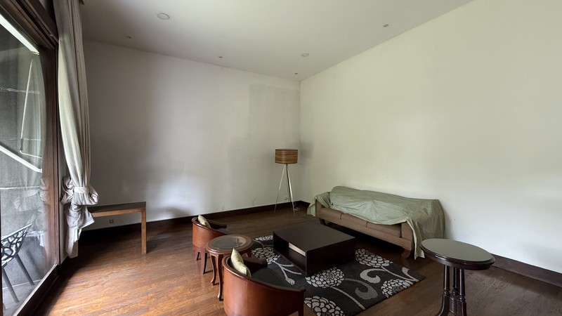 RUMAH BERGAYA MODERN TROPICAL DI PONDOK INDAH, JAKARTA SELATAN