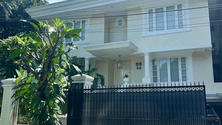 Beautiful house and cozy at pondok indah, jakarta selatan