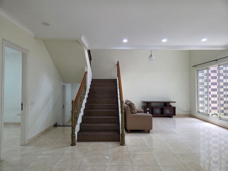 Disewa rumah mewah rapih cantik asri nyaman siap huni dekat toll in dan out, fasum Club House The Green Montecarlo BSD City