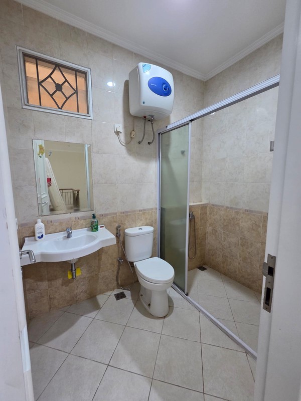 Disewa rumah mewah rapih cantik asri nyaman siap huni dekat toll in dan out, fasum Club House The Green Montecarlo BSD City