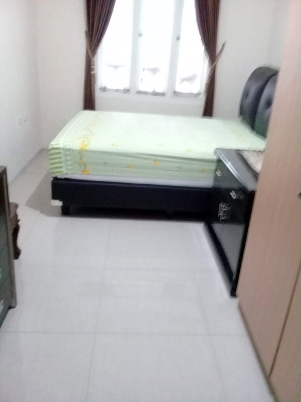 Rumah di Kutisari Indah Selatan Surabaya Selatan, 2 Lantai, Furnished, SIAP HUNI