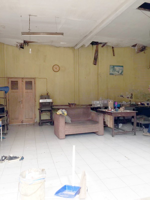 Rumah HITUNG TANAH !!! di Jl. Samanhudi Sidoarjo, Strategis, Luas 28,25 x 27 m2, Hadap Selatan, STRATEGIS COCOK UNTUK USAHA APAPUN