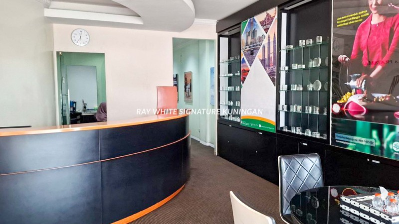 Ruko 4 Lantai Fully Furnished di Jatiwaringin Junction