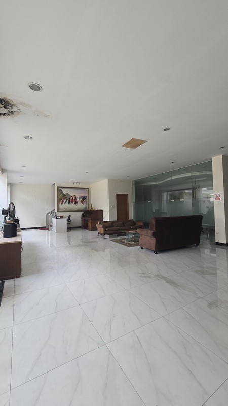 Gedung Kantor 3 Lantai, Di Kebayoran Baru