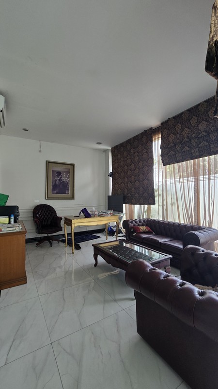 Gedung Kantor 3 Lantai, Di Kebayoran Baru