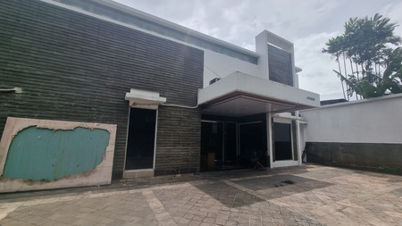 Gedung Kantor 1,5 Lantai Di Kebayoran Baru