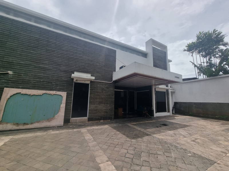 Gedung Kantor 1,5 Lantai Di Kebayoran Baru