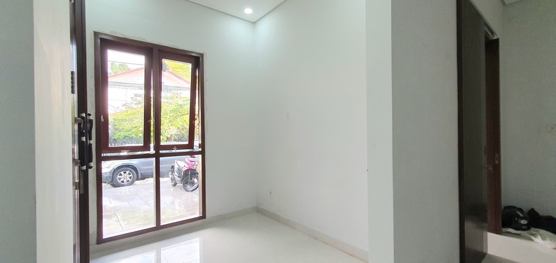 Rumah 100% Brand New di cluster Cempaka Putih Tengah. Modern minimalis.