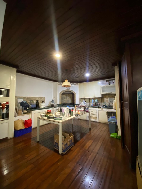 Lebak bulus villa cinere mas luas 725 rumah megah dekat mrt