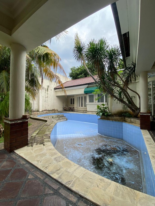 Lebak bulus villa cinere mas luas 725 rumah megah dekat mrt