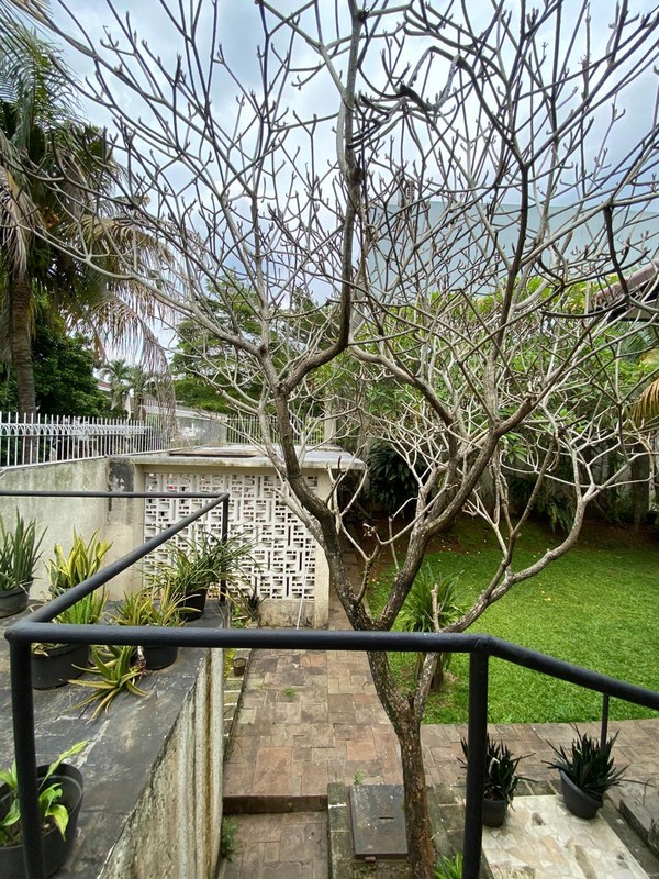 Lebak bulus villa cinere mas luas 725 rumah megah dekat mrt