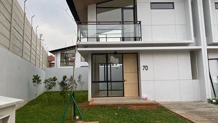 Disewakan Rumah Baru Posisi Hoek Di Cendana Marq East  , Lippo Karawaci - Tangerang