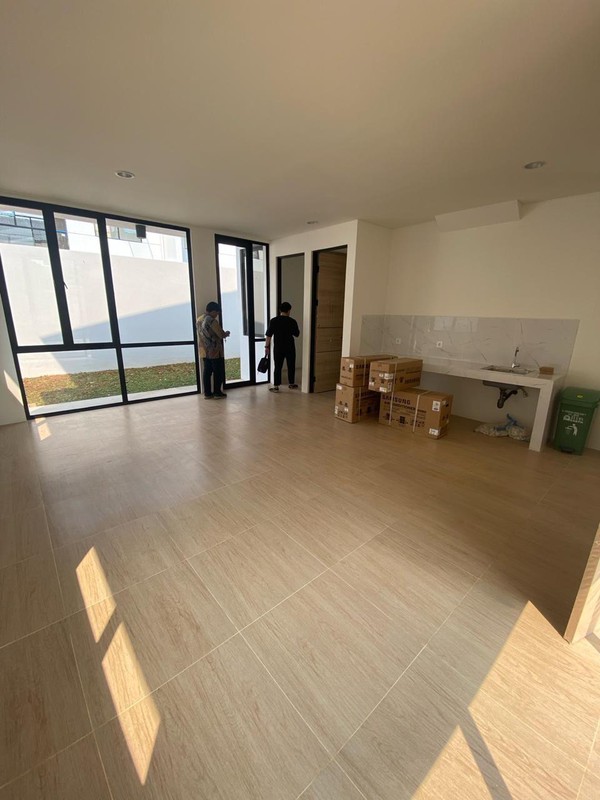 Disewakan Rumah Baru Posisi Hoek Di Cendana Marq East  , Lippo Karawaci - Tangerang