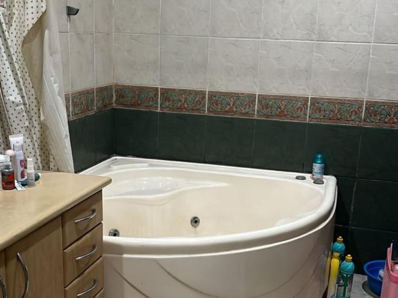 Jual Rumah Luas dan Nyaman di Komplek Meruya Indah Jakarta Barat