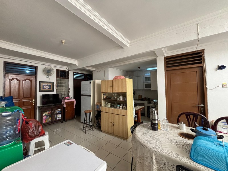 Rumah 2 Lantai Luas & Strategis di Tebet Barat - Cocok untuk Hunian Besar atau Usaha