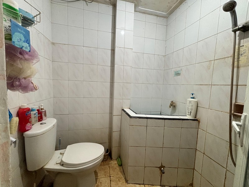 Rumah 2 Lantai Luas & Strategis di Tebet Barat - Cocok untuk Hunian Besar atau Usaha