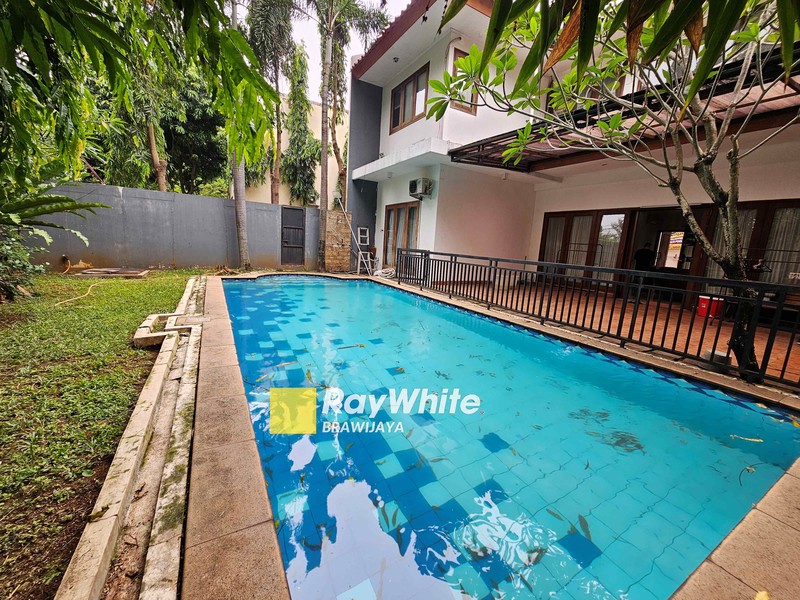 Rumah di Winville Residence, Lebak Bulus, Jakarta Selatan, private pool, 10 menit ke MRT Lebak Bulus