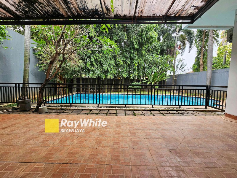 Rumah di Winville Residence, Lebak Bulus, Jakarta Selatan, private pool, 10 menit ke MRT Lebak Bulus