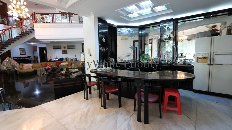 Rumah Hitung Tanah Area Cipete