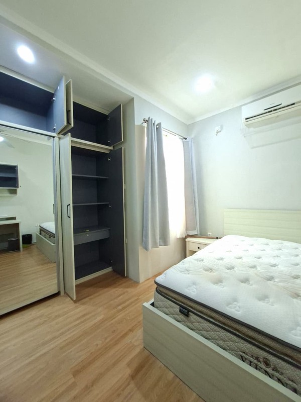 Rumah Cantik 2¼ Lantai Di Bintaro dengan KT 3+1 dan KM 3+1 sudah SHM Baru Renov 2020